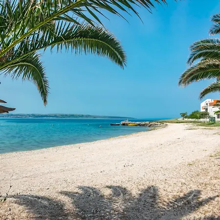 Terra Maiorum-apartments With Heated Pool And Water Massage Διαμέρισμα *