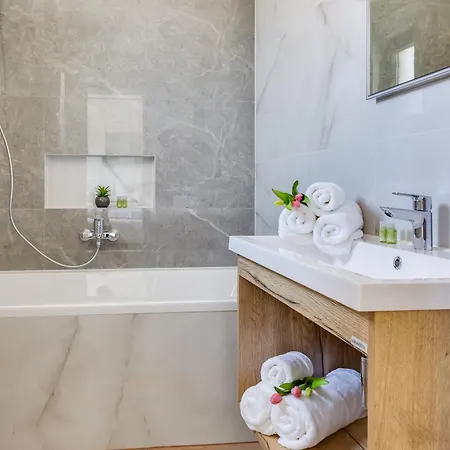 Terra Maiorum-apartments With Heated Pool And Water Massage Apartmán *