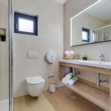 Terra Maiorum-apartments With Heated Pool And Water Massage Apartmán Povljana