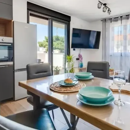 Terra Maiorum-apartments With Heated Pool And Water Massage