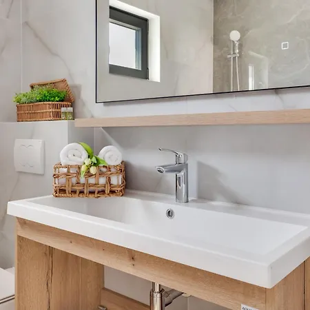 Terra Maiorum-apartments With Heated Pool And Water Massage Apartmán *