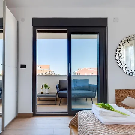 Terra Maiorum-apartments With Heated Pool And Water Massage Povljana