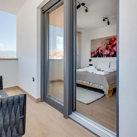 Terra Maiorum-apartments With Heated Pool And Water Massage * Povljana