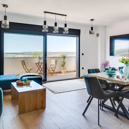 Terra Maiorum-apartments With Heated Pool And Water Massage *