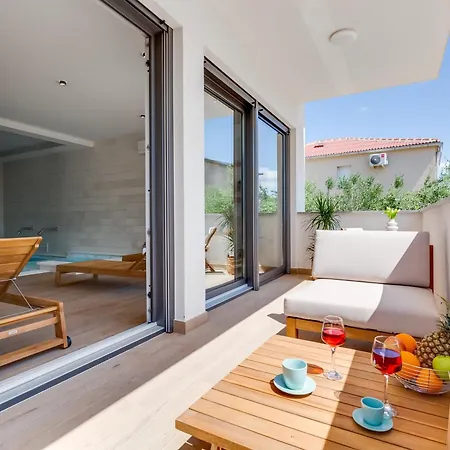 Terra Maiorum-apartments With Heated Pool And Water Massage Apartmán