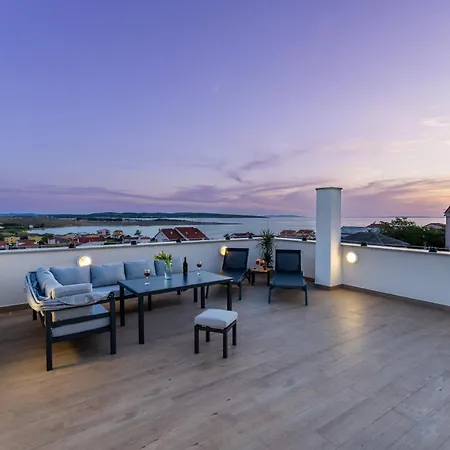 Terra Maiorum-apartments With Heated Pool And Water Massage Povljana