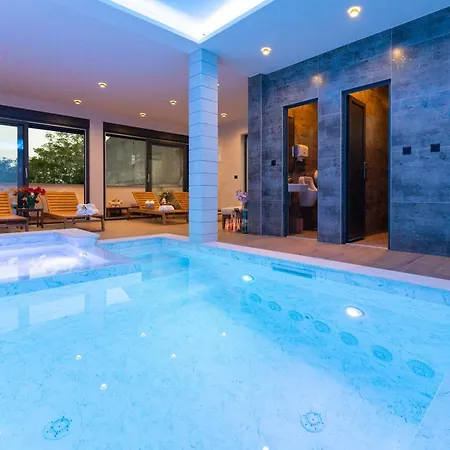 Terra Maiorum-apartments With Heated Pool And Water Massage *