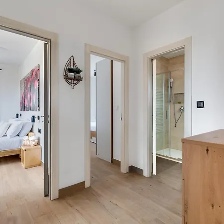 Terra Maiorum-apartments With Heated Pool And Water Massage Povljana