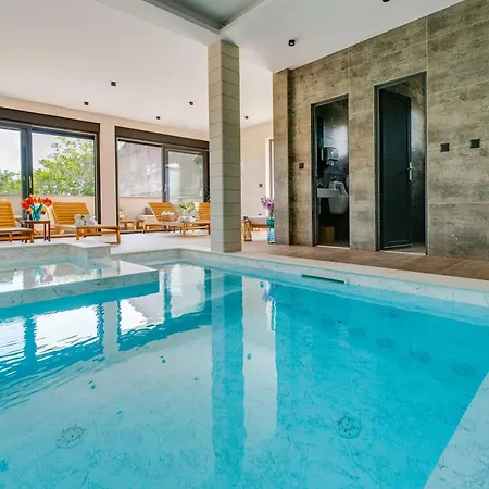 Terra Maiorum-apartments With Heated Pool And Water Massage Apartmán Povljana